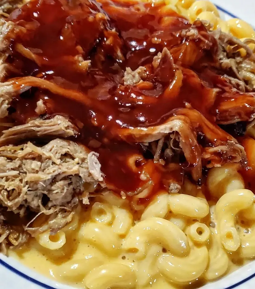 Mac & Cheese Bowl with Pork and BBQ Sauce